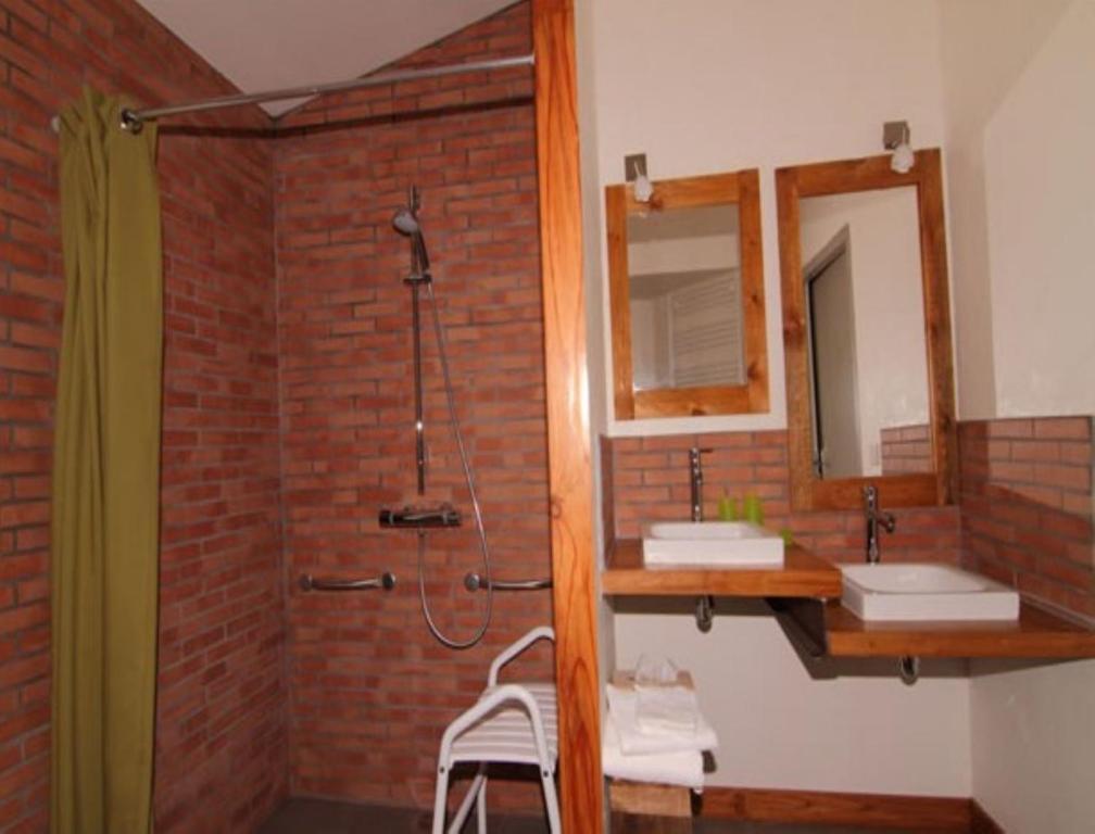 Saint-Germain-sur-Moine Chambres D'Hotes Le Chateau Rouge الغرفة الصورة