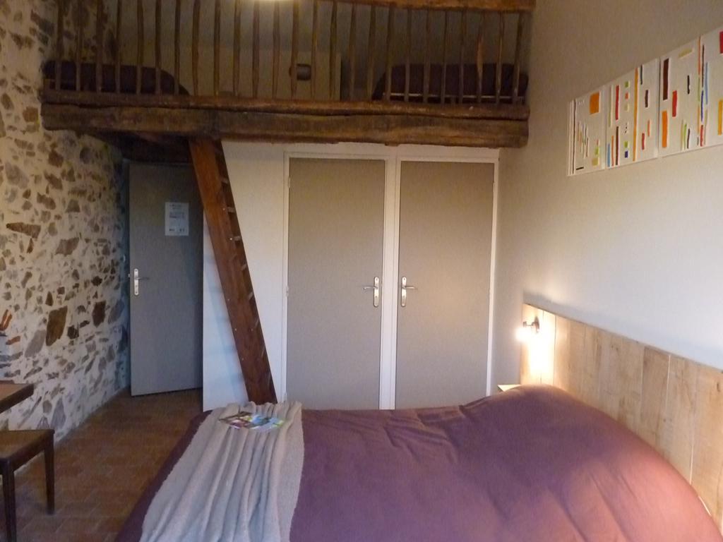Saint-Germain-sur-Moine Chambres D'Hotes Le Chateau Rouge المظهر الخارجي الصورة